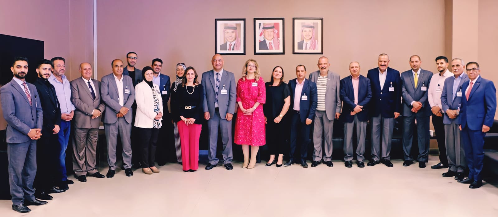 "إعلام الشرق الأوسط" تُكرّم أعضاء هيئة تدريس