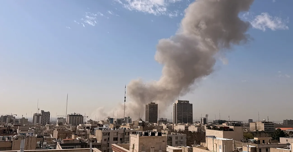 صواريخ أمريكية "إسرائيلية" تضرب وسط وجنوب وشرق طهران