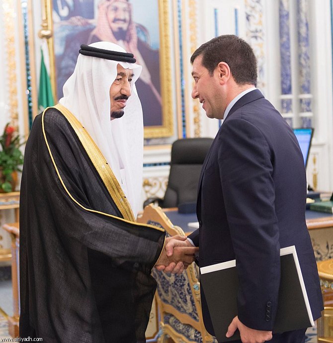 "عوض الله " يعود للأضواء مبعوثاً من الملك للعاهل السعودي  ..  صور
