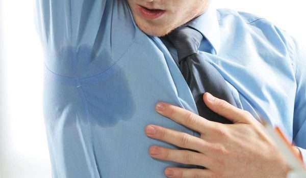 كيفية التخلص من رائحة العرق الكريهة نهائياً  