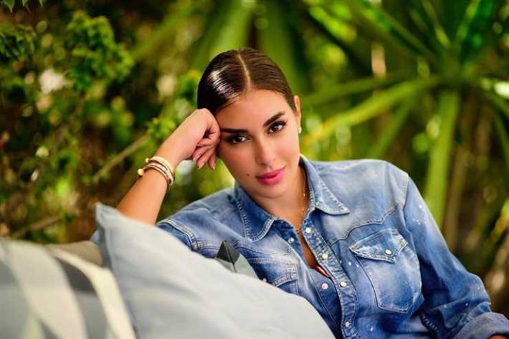 شاهد- أحدث صورة تجمع ياسمين صبري مع شقيقها