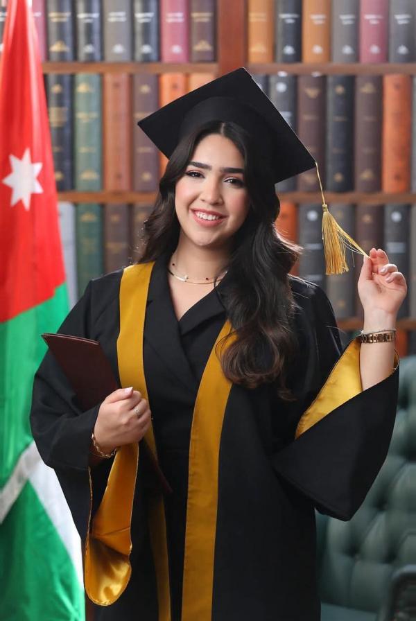 جود كريمة السفير عادل العضايلة  ..  مبارك التخرج