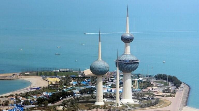 الكويت: إطلاق تطبيق لضبط تأشيرات دخول العمالة