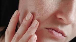 قبل أذان المغرب بساعة ..  هذه العلامات تعني أن جسمك يعاني من الجفاف