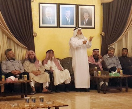 الجهود العشائرية لإقناع مطلوبي معان بتسليم أنفسهم ما تزال مستمرة