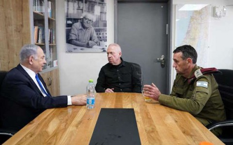 اللواء بريك: استمرار حزب الله وحماس بنفس الوتيرة سيؤدّي حتمًا لدمار "إسرائيل" 