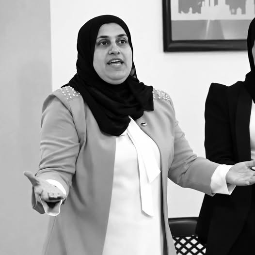 بعد 16 عامًا من انتظار التعيين ..  وفاة الناشطة أماني الحجيجي "أم يامن"