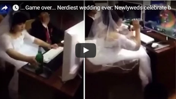 بالفيديو: عروسان يتنافسان بألعاب الفيديو ليلة الزفاف