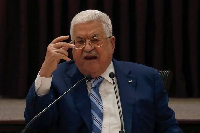 عباس: نحذر اليوم من خطر أكبر وهو تهديد حياة الشعب الفلسطيني على أرضه