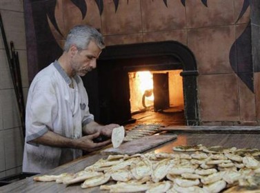 الحكومة السورية تواجه صعوبات متزايدة في توفير الغذاء