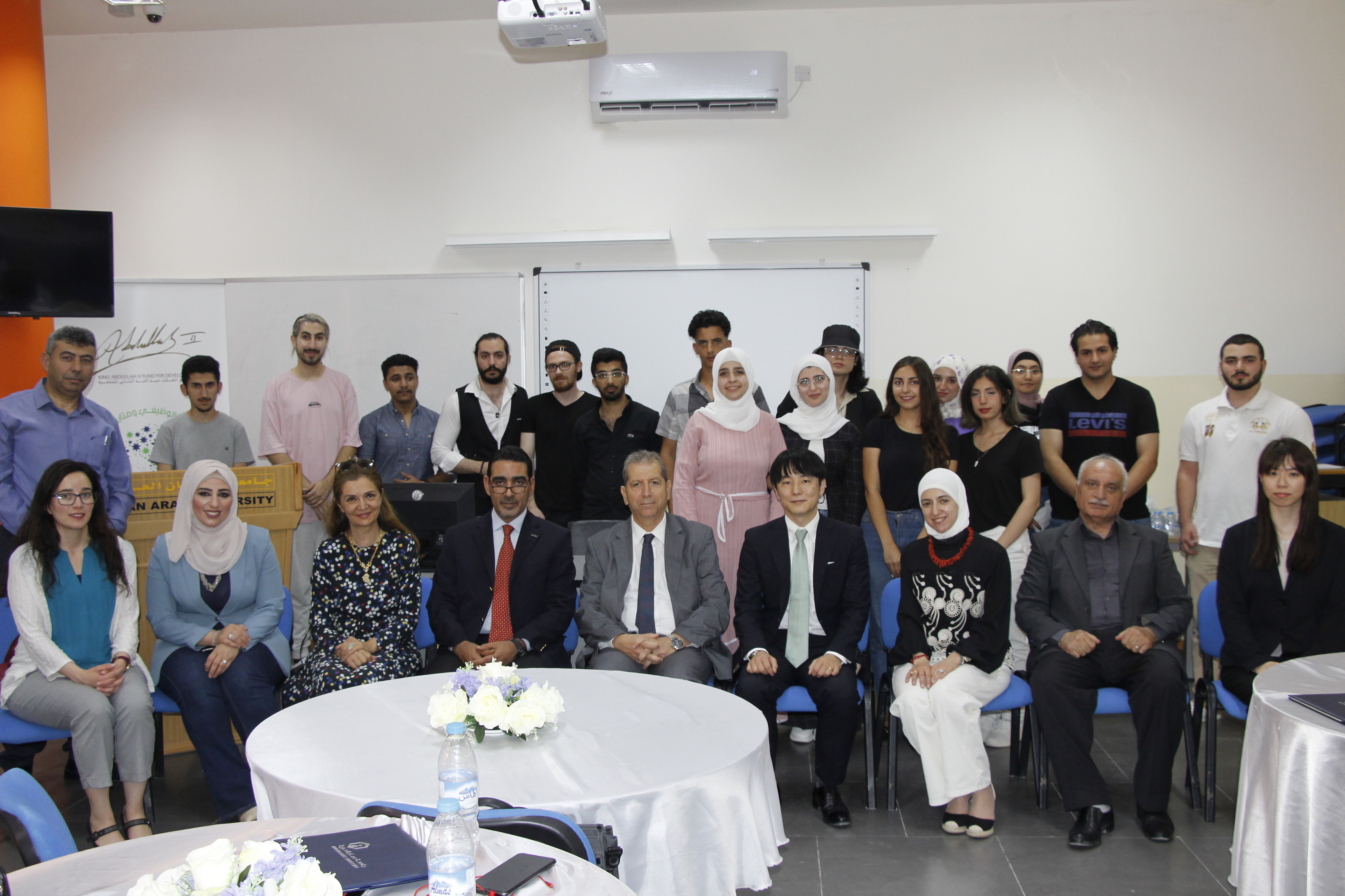 تخريج الفوج الأول من دارسي اللغة اليابانية من بواكير التعاون بين "عمان العربية" وجمعية جايكا اليابانية