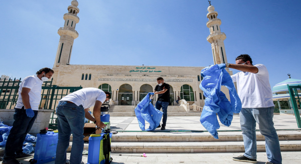 ماذا قالت الحكومة عن السماح بأداء صلاة الجمعة و فتح القطاعات و ما هي حكاية "آخر جمعتين" من رمضان؟