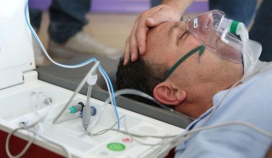 غزة بحاجة إلى 100 جهاز تنفس صناعي