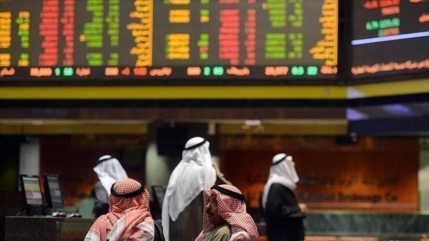 تباين إغلاقات أسواق الخليج وسط ارتفاع أسعار الخام