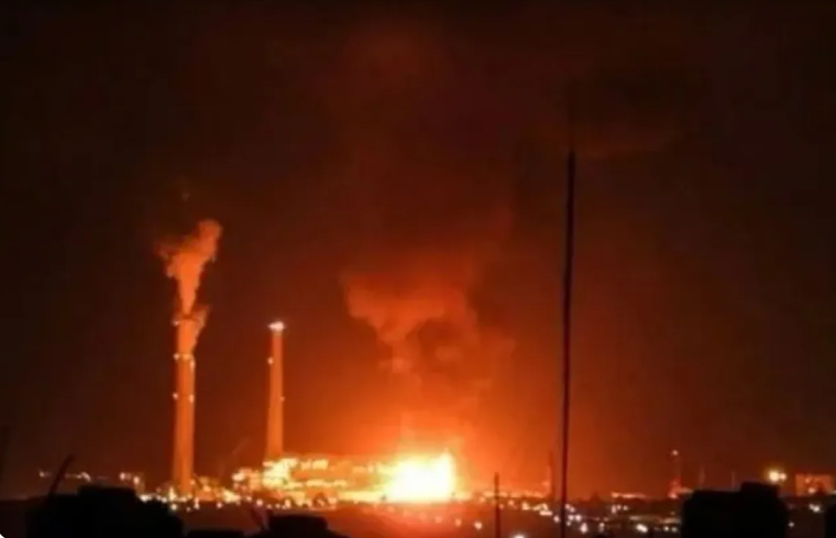 إيران تعلن استهداف مصفاة حيفا النفطية