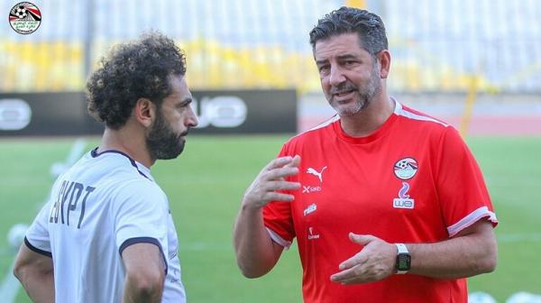 محمد صلاح يصل إلى دبي بعد استبعاده من معسكر منتخب مصر
