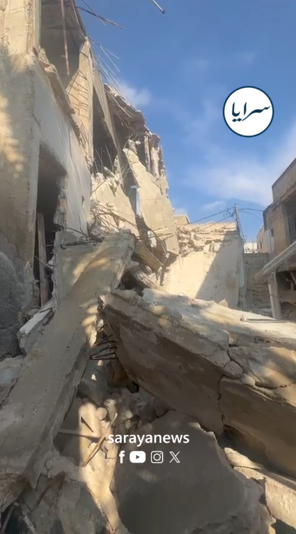 تفاصيل انهيار مفاجئ لمنزل من طابقين أثناء وجود العائلة داخله في منطقة الشونة الشمالية  ..  فيديو 