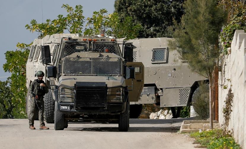اعتقالات خلال اقتحام ومداهمة الاحتلال عدة مناطق بالضفة والقدس