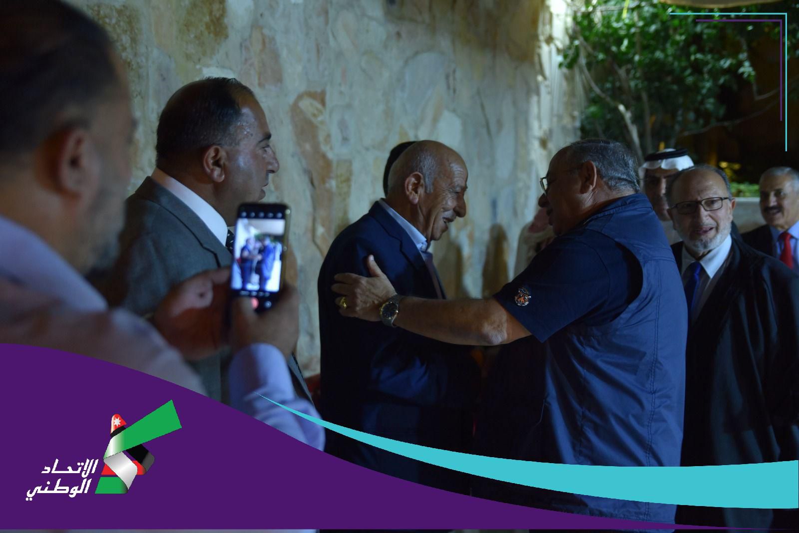 تيار حزب الإتحاد الوطني يلتقي وجهاء البلقاء .. صور