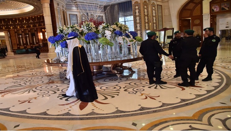 بالفيديو  ..  أول مسؤول سعودي  يخرج عن صمته و يتحدث عن ظروف احتجازه في فندق “الريتز كارلتون”