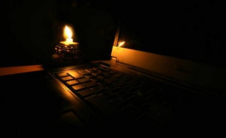 سكان حي الصوان يشكون انقطاع الكهرباء 