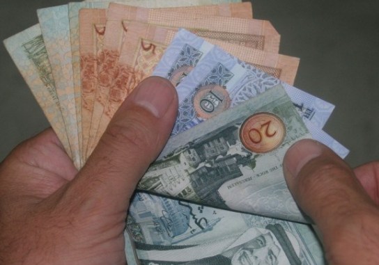التربية : صرف مستحقات مصححي ومراقبي التوجيهي