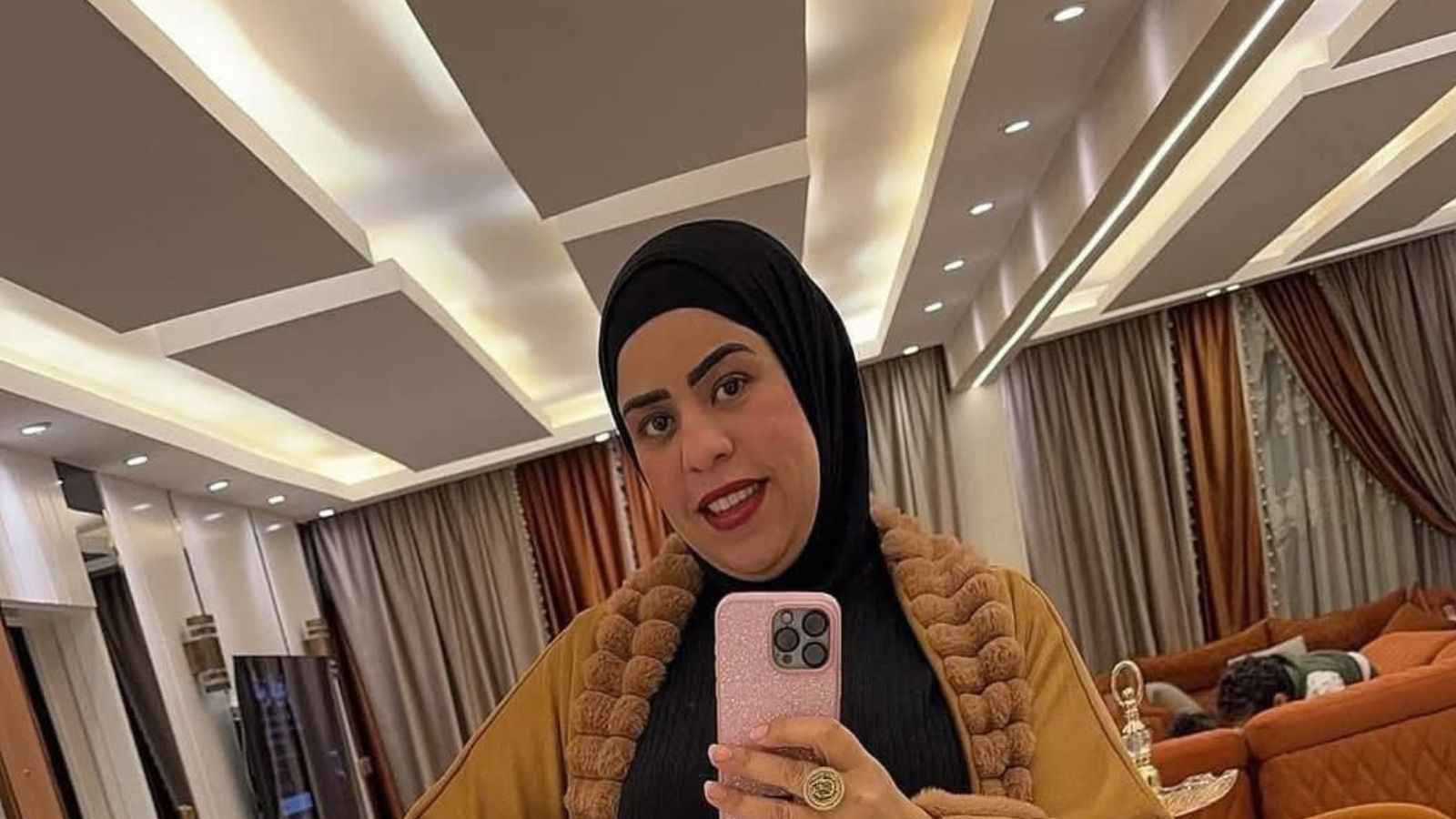 الحبس 6 أشهر مع وقف التنفيذ للبلوغر المصرية "أم مكة" 