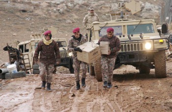 القوات المسلحة تواصل تقديم المساعدة للمواطنين
