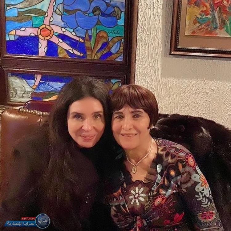 الفنانة دينا تكشف بالفيديو كيف علمت بأن والدتها على قيد الحياة وحقيقة خلافها مع هيفاء وهبي
