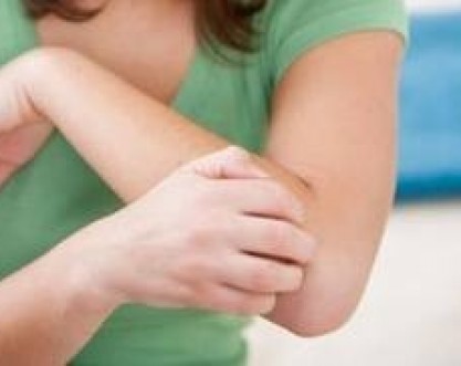 تعرفي على حساسية الجلد و أعراضها وأسبابها ؟