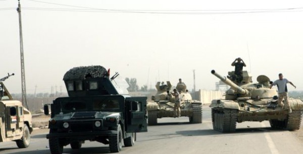 داعش يحاصر أفواجا للجيش العراقي شرق الرمادي