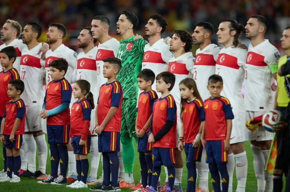 لاعبو منتخب تركيا يتعرضون للسرقة في إسبانيا