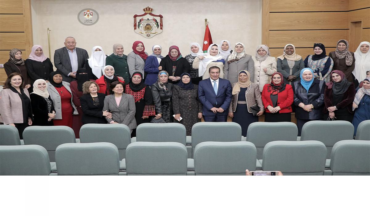 الطراونة يكرم سيدات نواب بيوم المرأة العالمي