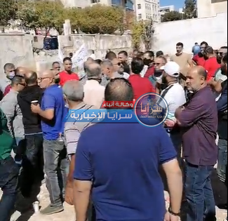 اعتصام مفتوح لكباتن التطبيقات الذكية أمام وزارة النقل ومطالب برحيل "عزايزة و الحباشنة"  ..  صور 