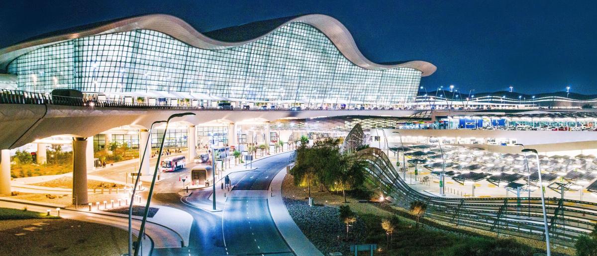 قتيلان في الإمارات ..  استهداف مطاري زايد ودبي وبرج العرب