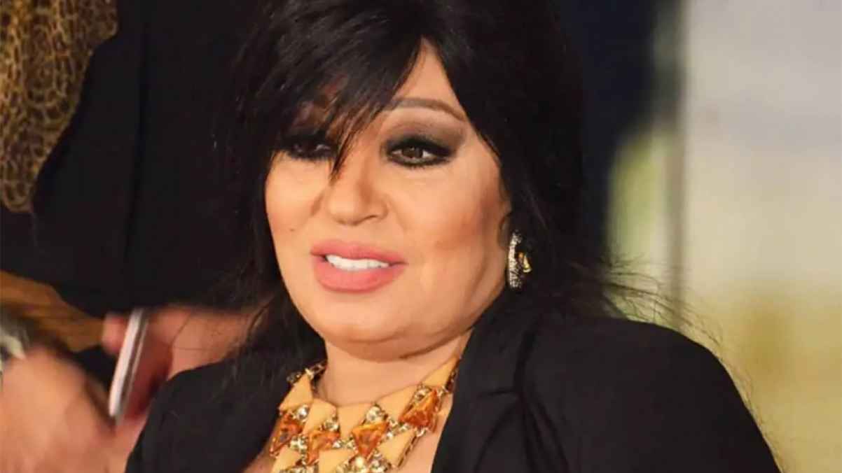 بعد مرور 31 عاماً فيفي عبده تكشف سراً عن مسرحية حزمني يا ..  ما علاقة محمد هنيدي؟