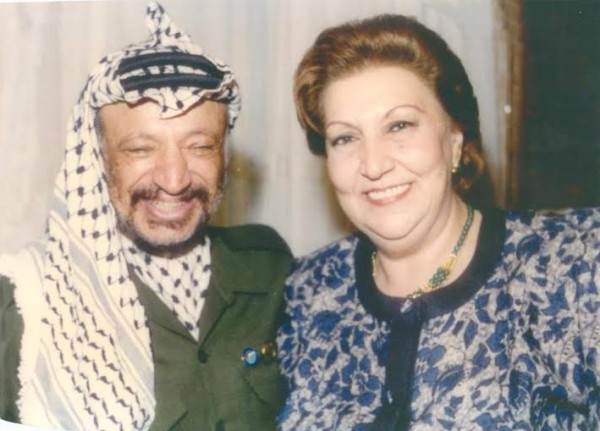 مديرة مكتب "عرفات" تروي الجانب الأخر من  " أبو عمار" (صورة)