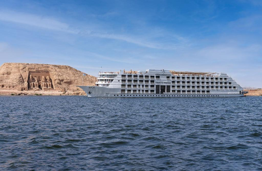 مصر ..  إنقاذ باخرة سياحية تقل 99 سائحا