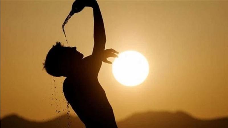 الأرصاد تحذر: أجواء شديدة الحرارة حتى الثلاثاء وزخات رعدية متوقعة جنوب وشرق المملكة
