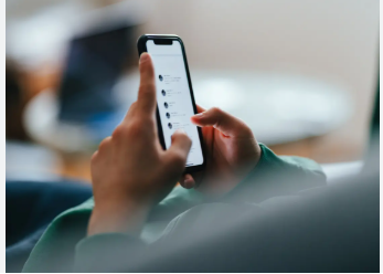 أول دولة تتجه لفرض "المفتاح الرقمي المحمول" على مواقع التواصل