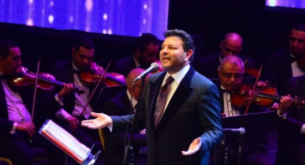 رأي مفاجئ لهاني شاكر في أغنية "بنت الجيران" 