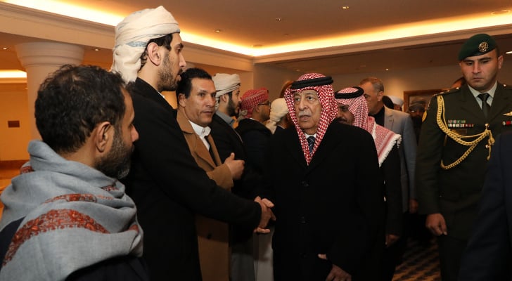مندوبا عن الملك ..  العيسوي يعزي بوفاة صادق الأحمر
