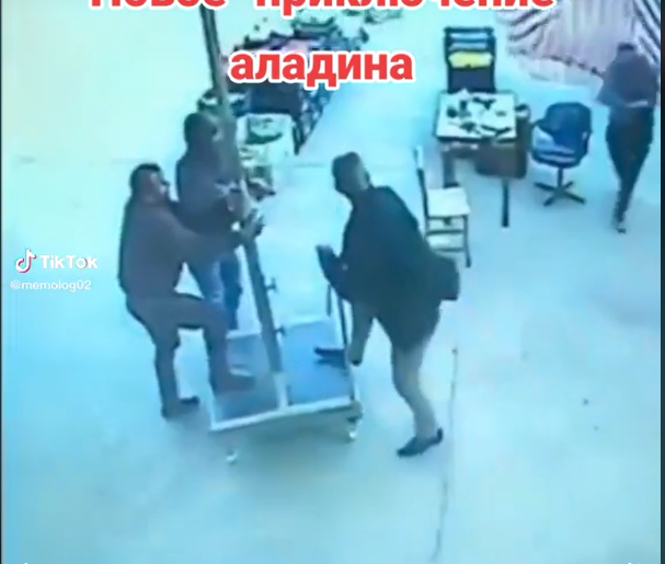 المضحك المبكي  .. ما حصل مع هذا الرجل لا يصدق !