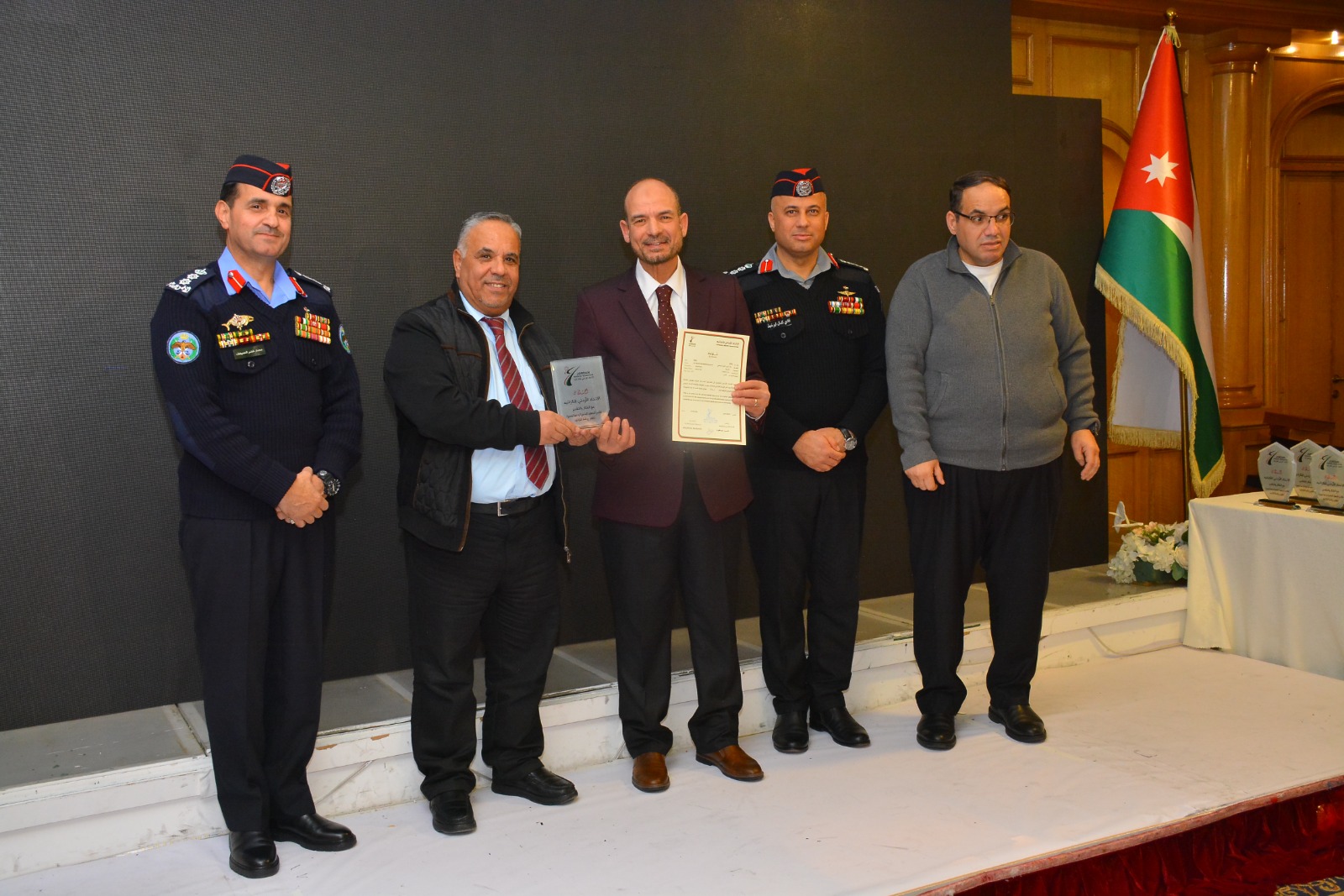 جامعة الزرقاء تشارك في اجتماع اللجنة العليا لبطولة آسيا للكاراتيه وتُكرَّم بالحزام الأسود (9 دان)