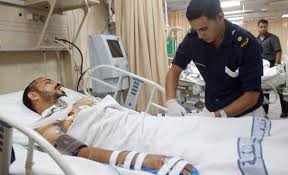 6 جرحى فلسطينيين وصلوا المدينة الطبية  ..  وقافلة مساعدات اردنية جديدة لغزة