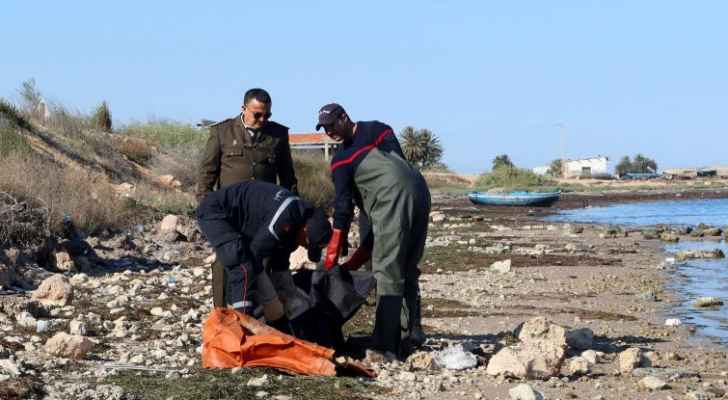 انتشال ١٤ غريقا مهاجرا توفوا في تونس
