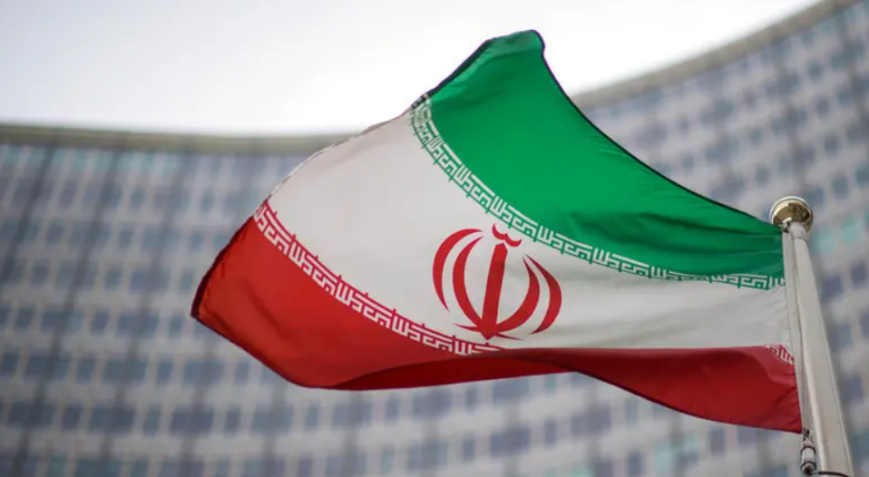 الرئيس الإيراني: نواجه مشكلات من كل الجوانب وعازمون على حلها