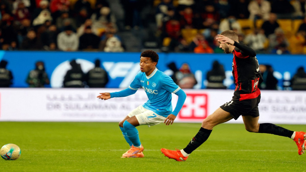 نابولي يزيح ميلان حامل اللقب ويبلغ النهائي السادس في تاريخه