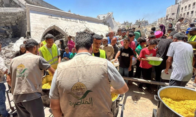 "الخيرية الهاشمية" تواصل توزيع الوجبات في غزة