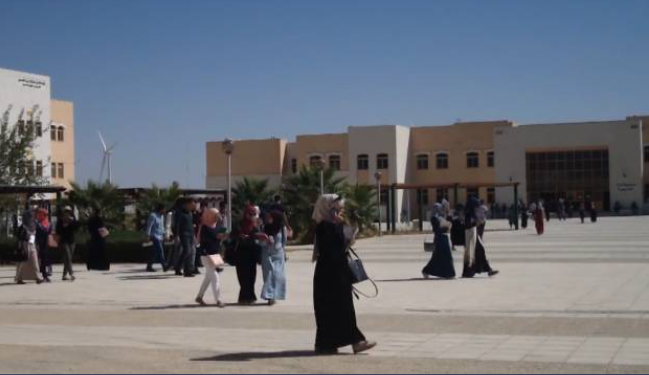 أكاديميون: سوق العمل مشبَع وتخصصات راكدة ..  ومصير الأبحاث في أدراج الجامعات